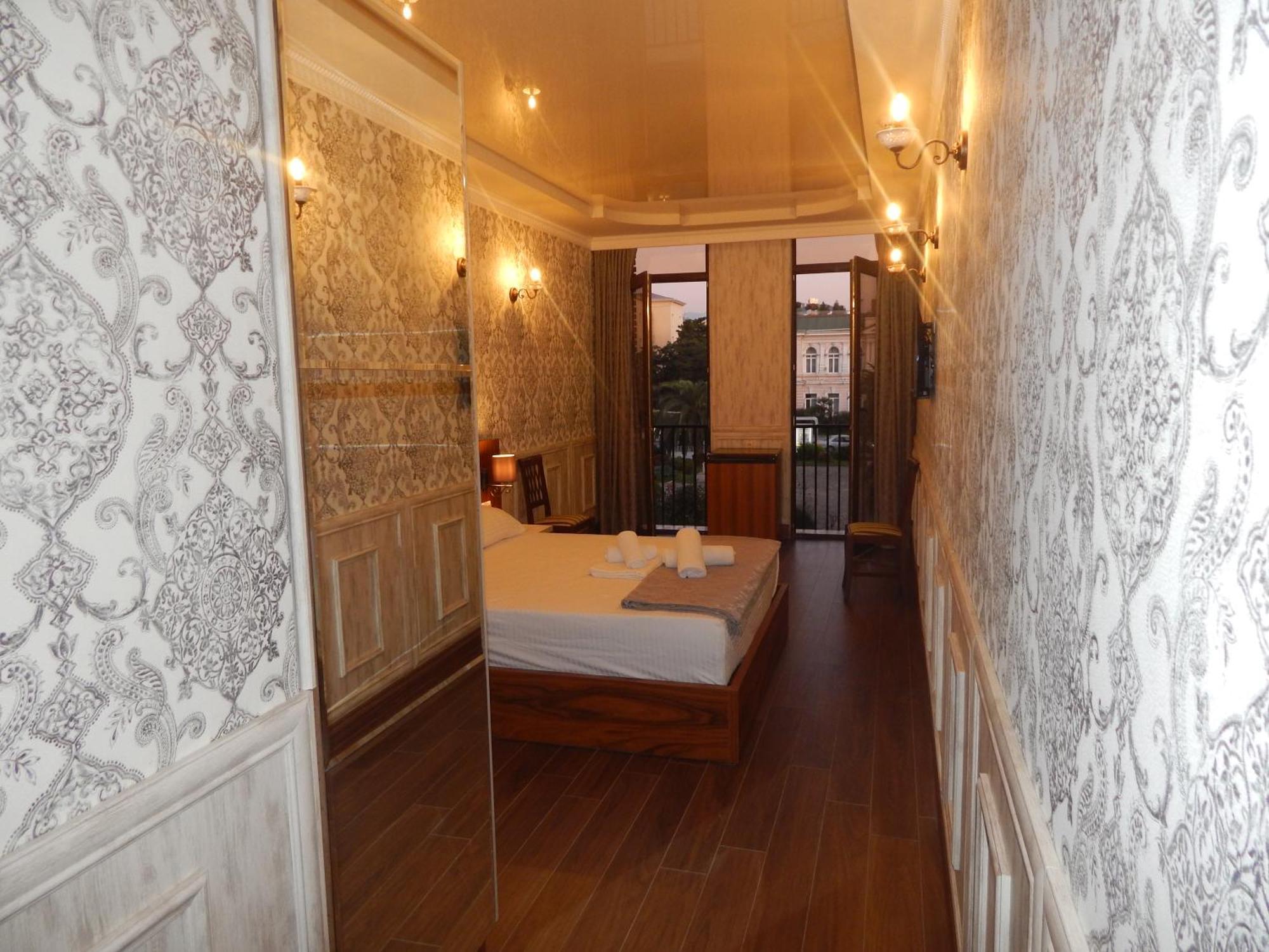 Melini Boutique Hotel バトゥーミ エクステリア 写真