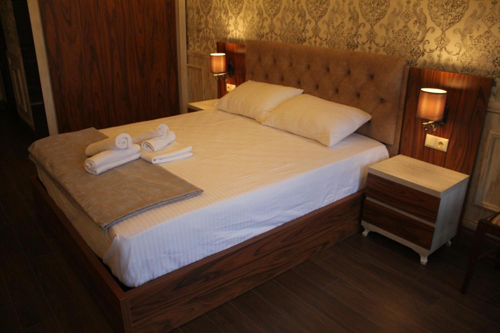 Melini Boutique Hotel バトゥーミ エクステリア 写真